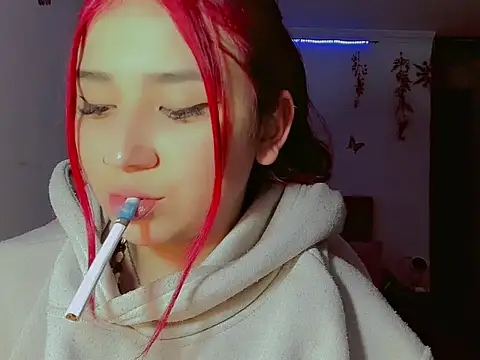 Snapshot of madisonx17 chatting on 09.30.25 madisonx17 online show from 09.30.25