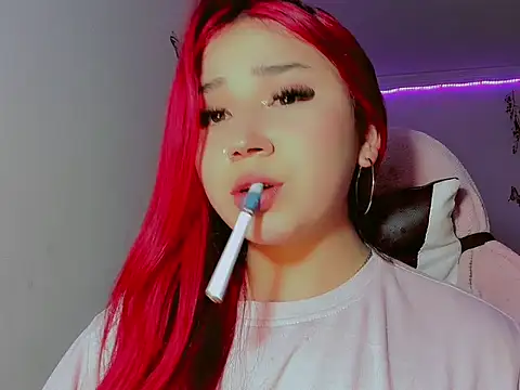 Snapshot of madisonx17 chatting on 10.08.25 madisonx17 online show from 10.08.25