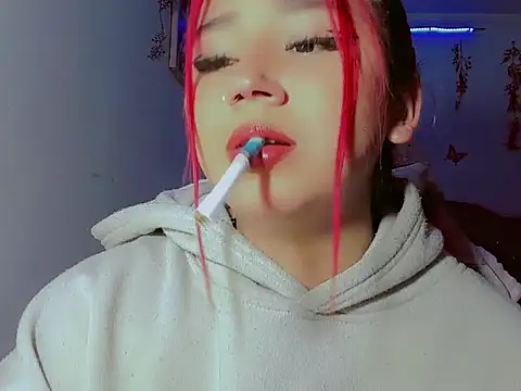 Snapshot of madisonx17 chatting on 11.05.25 madisonx17 online show from 11.05.25