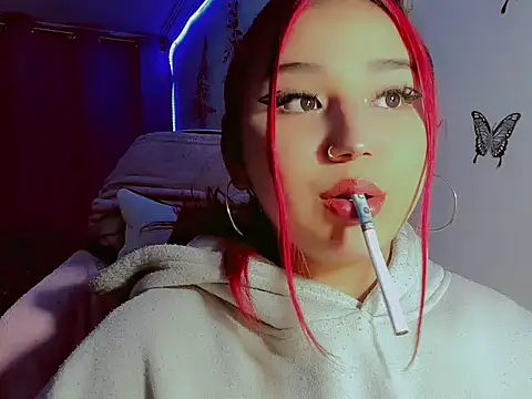 Snapshot of madisonx17 chatting on 11.06.25 madisonx17 online show from 11.06.25