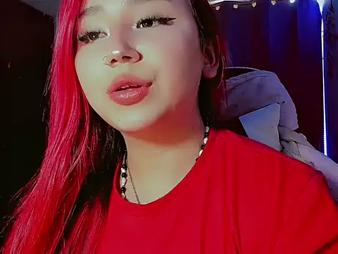 Snapshot of madisonx17 chatting on 11.10.25 madisonx17 online show from 11.10.25