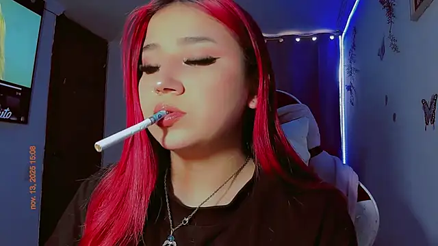 Snapshot of madisonx17 chatting on 11.13.25 madisonx17 online show from 11.13.25