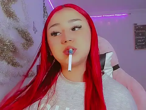 Snapshot of madisonx17 chatting on 12.05.25 madisonx17 online show from 12.05.25