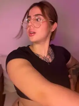 ValerieHilton online show from 01.07.25