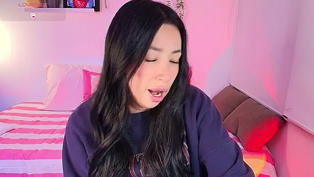 Snapshot of lilyy_evanss chatting on 02.27.26 lilyy evanss online show from 02.27.26