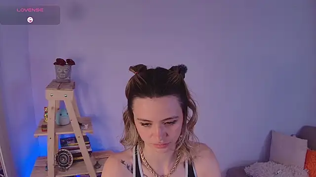 Snapshot of Lucy_Princes chatting on 02.13.25 Lucy Princes online show from 02.13.25