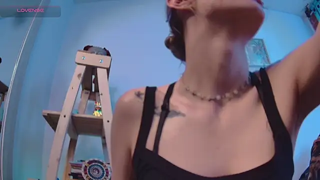 Snapshot of Lucy_Princes chatting on 02.26.25 Lucy Princes online show from 02.26.25