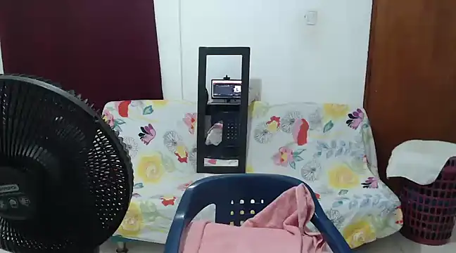 Snapshot of luz_stella chatting on 12.14.24 luz stella online show from 12.14.24