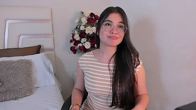 CamilaSofiia online show from 02.04.25