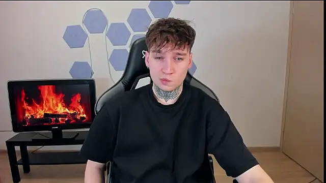 Snapshot of Chris_Tyson chatting on 01.05.25 Chris Tyson online show from 01.05.25