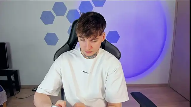 Snapshot of Chris_Tyson chatting on 02.26.25 Chris Tyson online show from 02.26.25