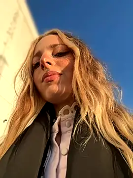 LoraaDoll online show from 10.02.25