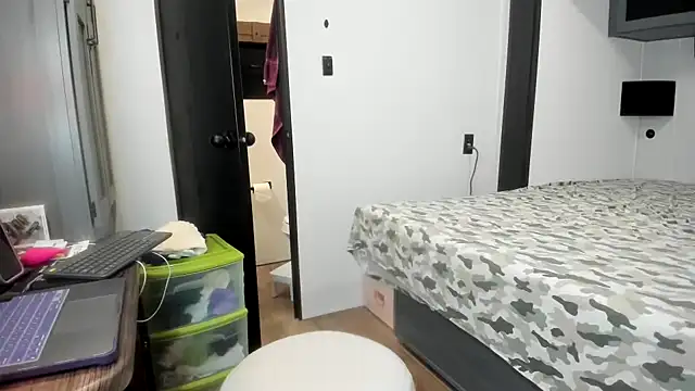 Snapshot of Persiasparadise chatting on 12.03.25 Persiasparadise online show from 12.03.25