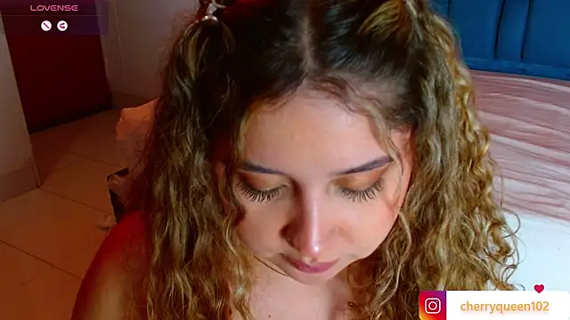 Snapshot of Cherryyquen chatting on 01.20.25 Cherryyquen online show from 01.20.25