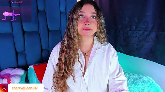 Snapshot of Cherryyquen chatting on 11.02.25 Cherryyquen online show from 11.02.25