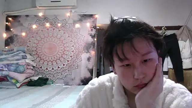Snapshot of XiaNa2023 chatting on 12.07.24 XiaNa2023 online show from 12.07.24