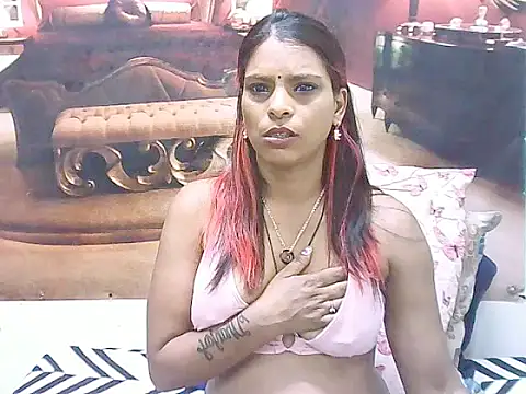 Snapshot of IndianSexyAss chatting on 02.19.25 IndianSexyAss online show from 02.19.25