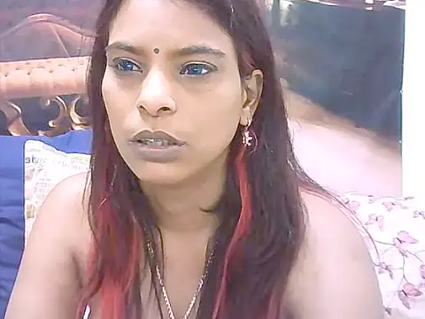Snapshot of IndianSexyAss chatting on 02.26.25 IndianSexyAss online show from 02.26.25