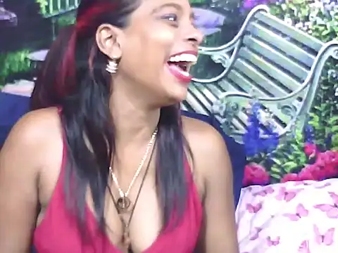 Snapshot of IndianSexyAss chatting on 03.18.25 IndianSexyAss online show from 03.18.25