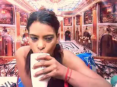 Snapshot of IndianSexyAss chatting on 11.15.25 IndianSexyAss online show from 11.15.25