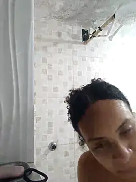 Julia Pretinha online show from 09.10.25