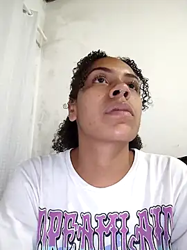 Julia Pretinha online show from 04.06.26