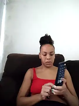 Julia Pretinha online show from 04.21.26