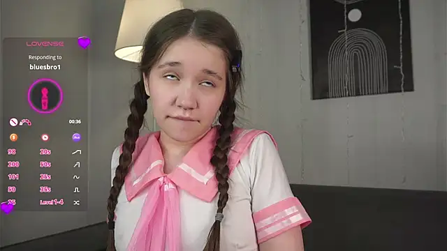 AmiLewis online show from 02.08.25