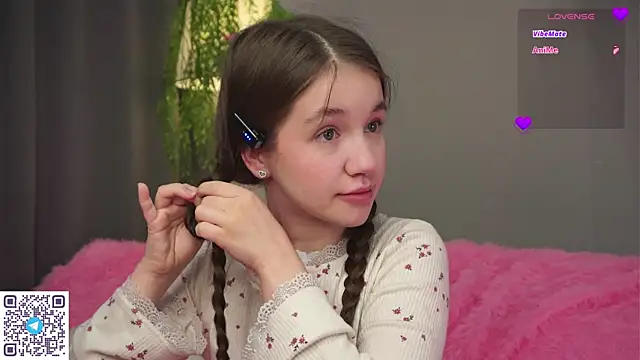 AmiLewis online show from 03.07.25