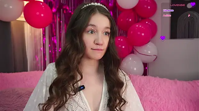 AmiLewis online show from 03.13.25