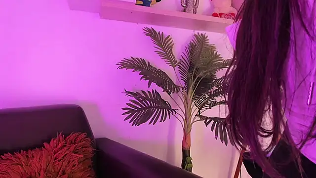 Miia Thompsonn online show from 01.21.25