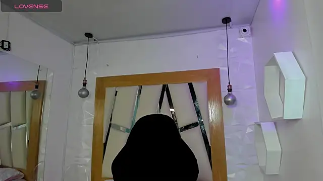 Snapshot of ary_cooper_ chatting on 10.02.25 ary cooper online show from 10.02.25