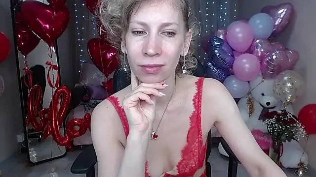 Snapshot of AdrianaSea chatting on 02.15.25 AdrianaSea online show from 02.15.25