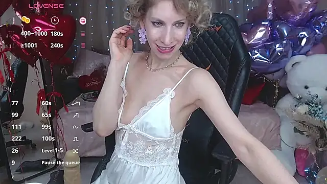 Snapshot of AdrianaSea chatting on 03.01.25 AdrianaSea online show from 03.01.25