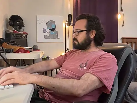 Snapshot of Seraph_De_La_Luna chatting on 12.31.24 Seraph De La Luna online show from 12.31.24