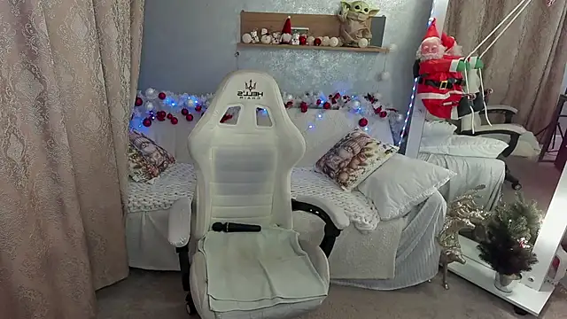 IsabellaFoxyy online show from 12.21.25