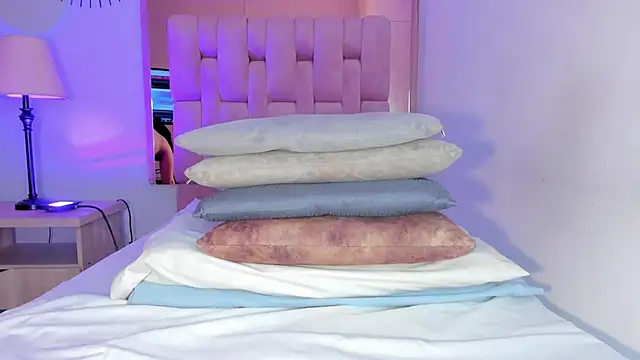 Snapshot of Voluptupus-girl chatting on 03.10.25 Voluptupus-girl online show from 03.10.25