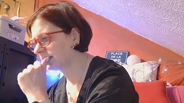 Snapshot of lanax chatting on 05.11.26 lanax online show from 05.11.26