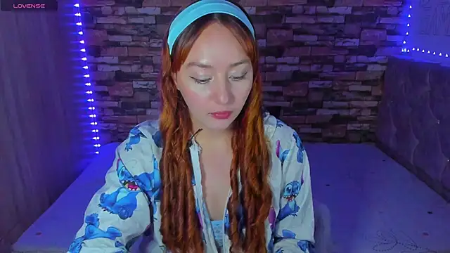 Snapshot of April_sommer1 chatting on 03.23.25 April sommer1 online show from 03.23.25