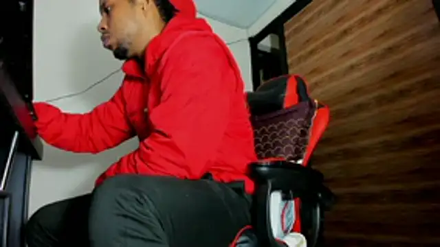 AlejoKhalifa  online show from 10.02.25