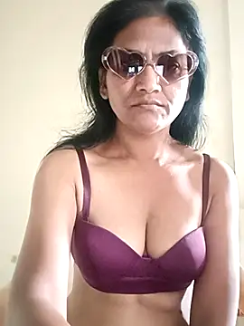 Snapshot of sunita6009 chatting on 10.17.25 sunita6009 online show from 10.17.25