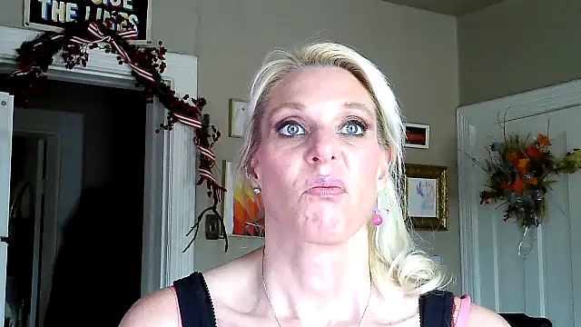 Glamazonx online show from 11.29.25