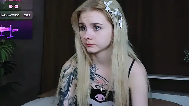 Snapshot of Britney_Lynch chatting on 02.23.25 Britney Lynch online show from 02.23.25