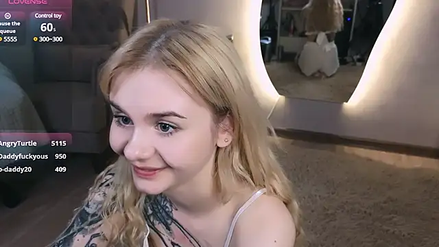 Snapshot of Britney_Lynch chatting on 03.13.25 Britney Lynch online show from 03.13.25