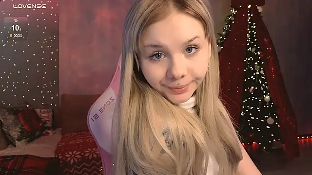 Britney Lynch online show from 12.15.25