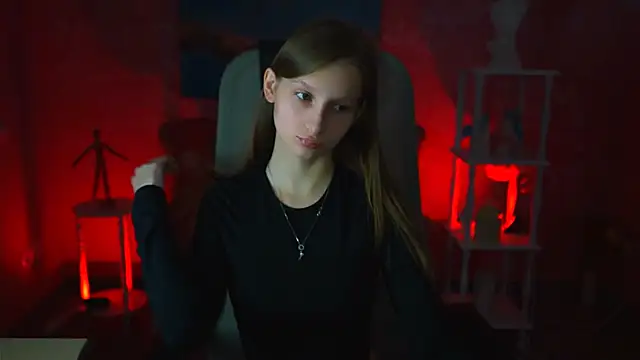 EllaHorton online show from 01.30.25