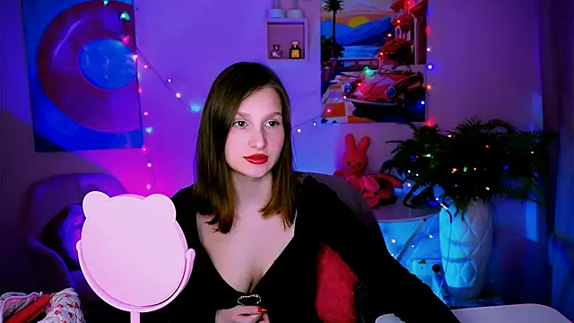 Snapshot of EllaHorton chatting on 04.28.26 EllaHorton online show from 04.28.26