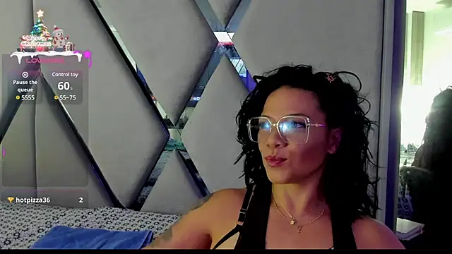 Snapshot of paula_daniela1 chatting on 12.26.24 paula daniela1 online show from 12.26.24