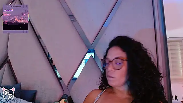 Snapshot of paula_daniela1 chatting on 06.20.26 paula daniela1 online show from 06.20.26
