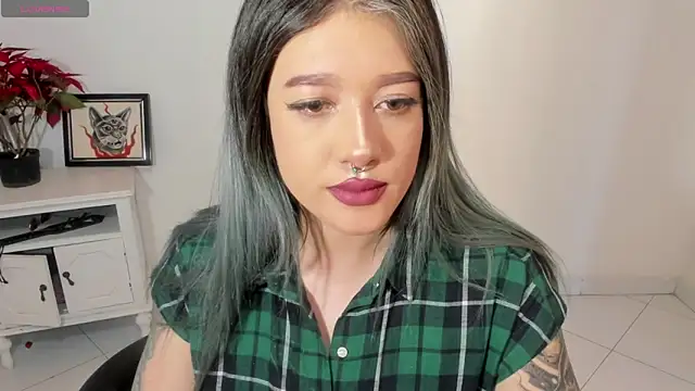 Snapshot of kat_apple chatting on 11.22.25 kat apple online show from 11.22.25